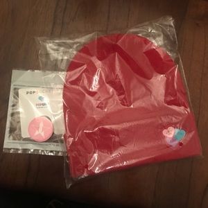 Jeffree Star Beanie and Popsocket